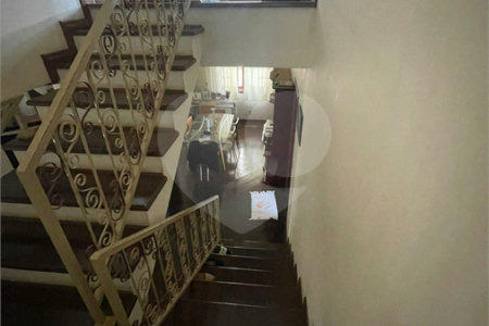 Sobrado à venda com 3 quartos, sendo 1 suíte, em Jardim Regina, Indaiatuba, SP