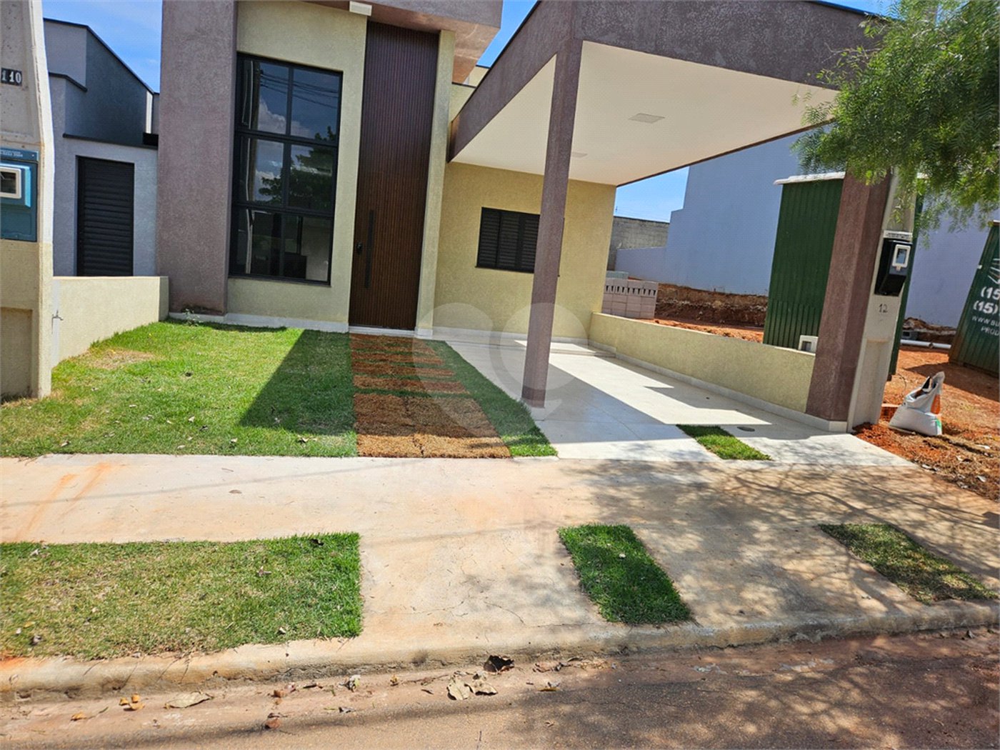 Casa à venda com 2 quartos, sendo 1 suíte, no condomínio Residencial Jardim, Sorocaba - SP