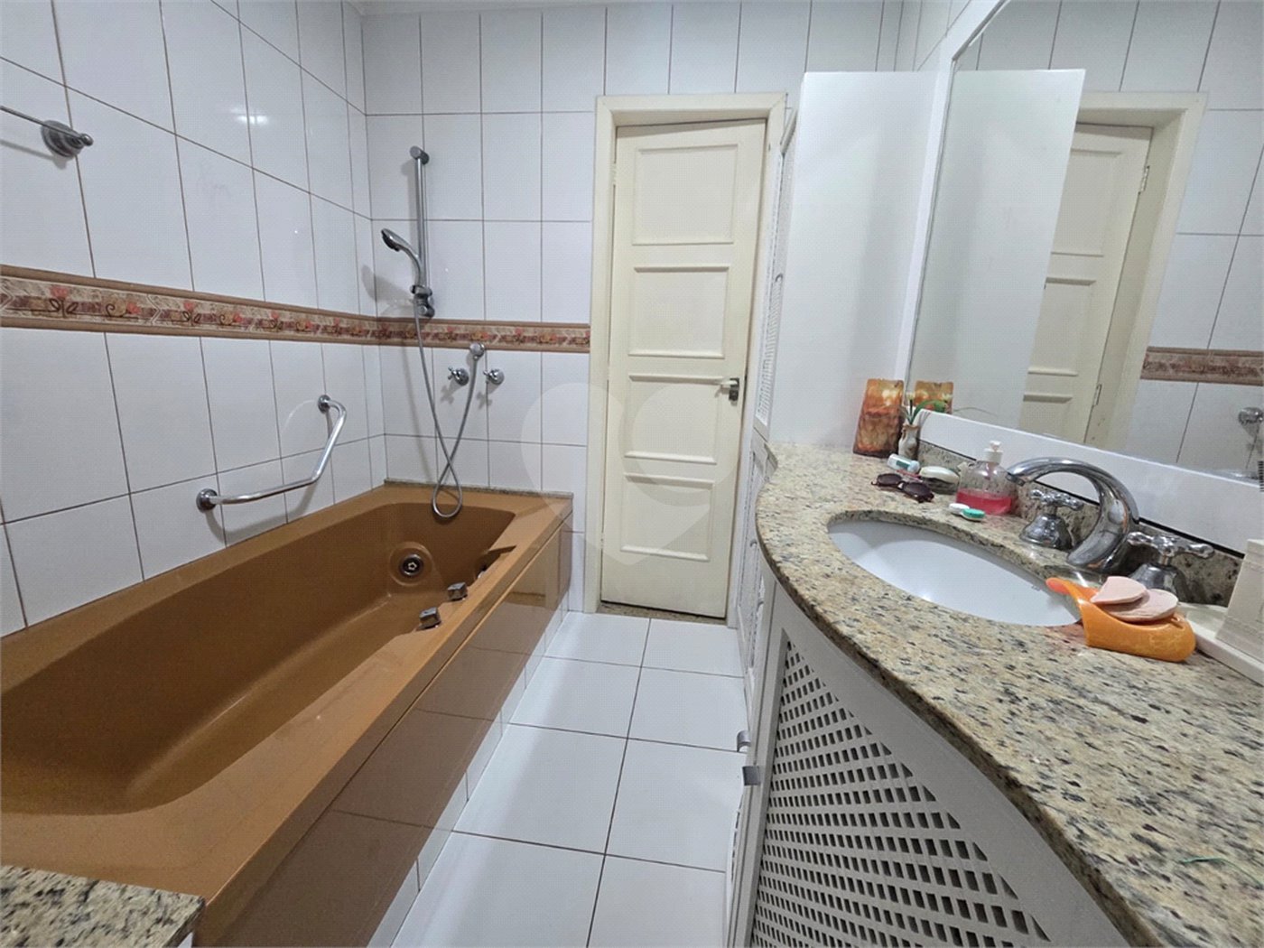 Casa à venda com 5 quartos, sendo 2 suítes, em Tijuca, Rio de Janeiro, RJ