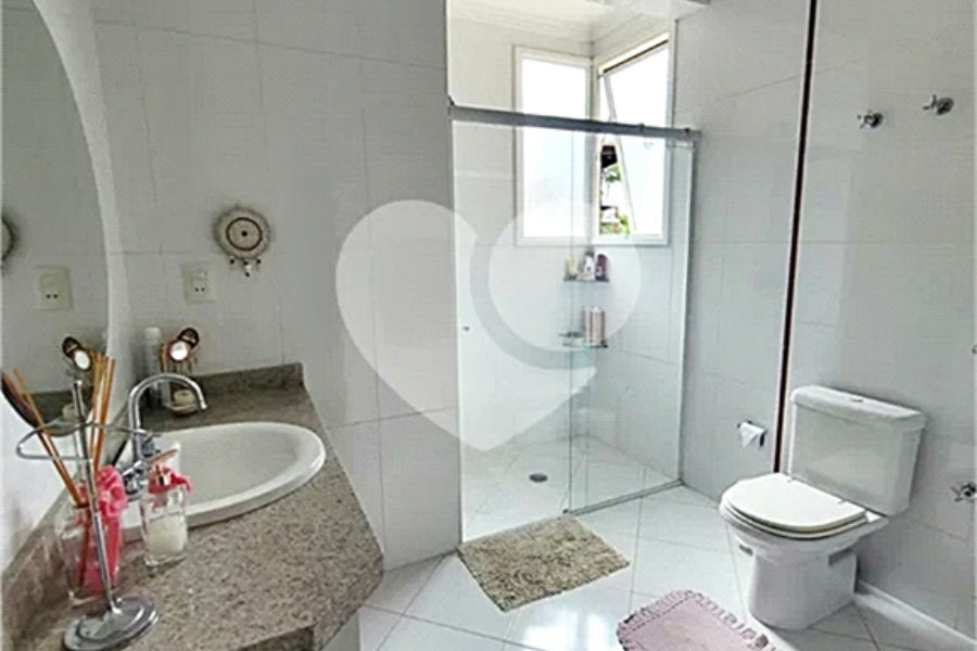 Casa à venda com 3 suítes no condomínio Cantareira, Mairiporã - SP