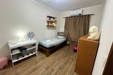 Casa à venda com 3 quartos, sendo 1 suíte, em Parque Santa Marta, São Carlos, SP