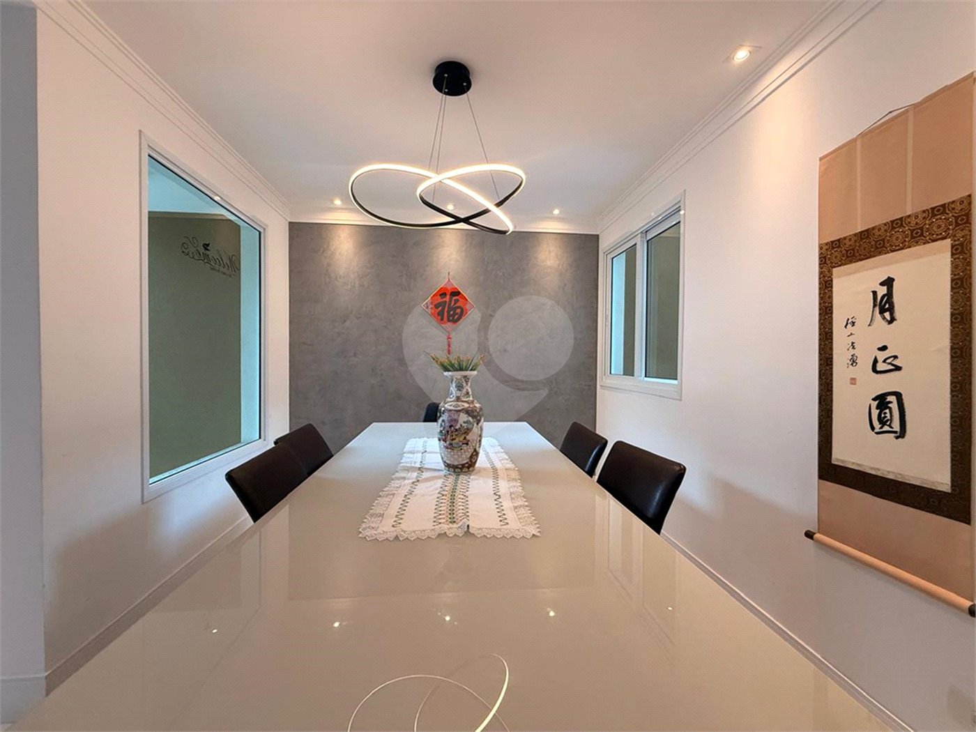 Casa à venda com 4 quartos, sendo 2 suítes, no condomínio Florada da Serra, São Paulo - SP