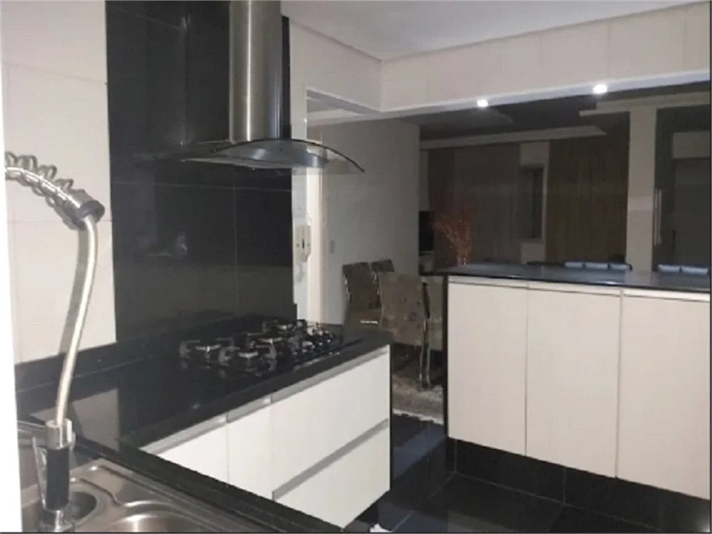 Apartamento à venda com 3 quartos, sendo 1 suíte,  em Vila Andrade, São Paulo, SP