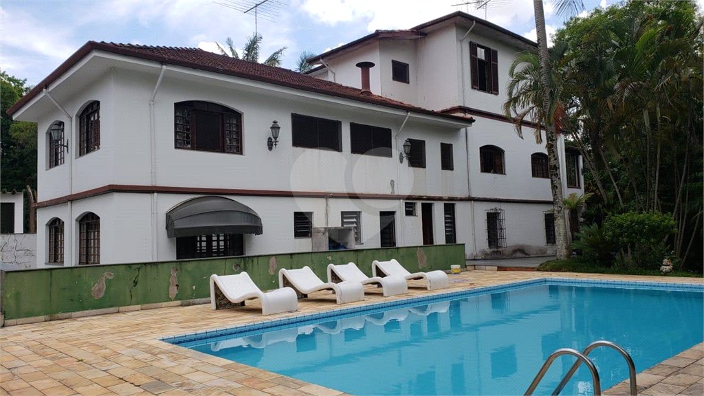 Casa à venda com 4 quartos, sendo 2 suítes, em Horto, São Paulo, SP
