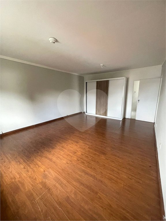 Sobrado à venda com 3 quartos, sendo 2 suítes,  em Vila Oliveira, Mogi das Cruzes, SP