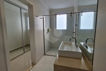Casa à venda ou para alugar com 5 quartos, sendo 4 suítes, no condomínio Shamballa II, Atibaia - SP