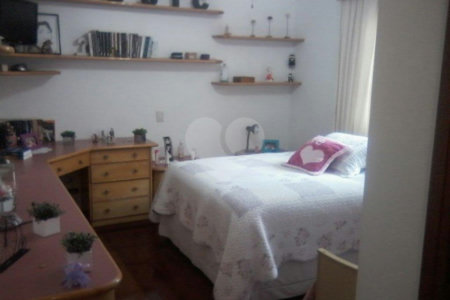 Casa Térrea à venda com 4 quartos, sendo 2 suítes, em Vila Mazzei, São Paulo, SP