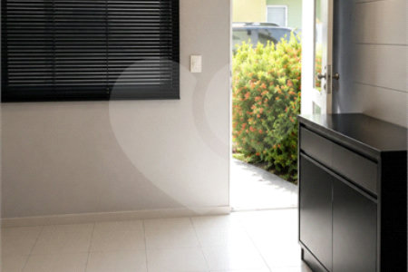 Casa à venda com 3 quartos, sendo 1 suíte,  no condomínio Maison Vert, Várzea Grande - MT