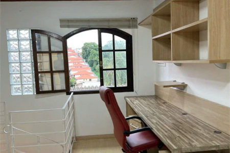 Sobrado à venda com 5 quartos, sendo 2 suítes, em Vila Universitária, São Paulo, SP