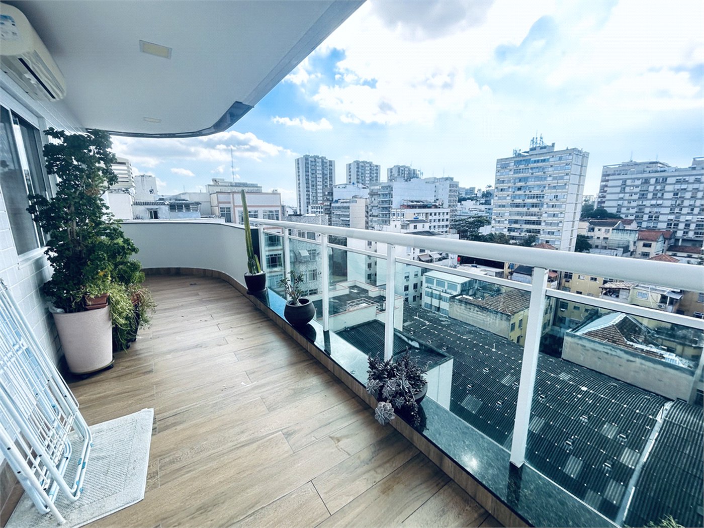 Cobertura à venda com 3 quartos, sendo 1 suíte, em Tijuca, Rio de Janeiro, RJ