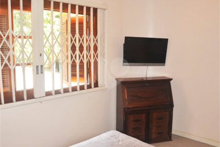 Sobrado à venda com 4 quartos, sendo 2 suítes,  em Alto da Boa Vista, São Paulo, SP