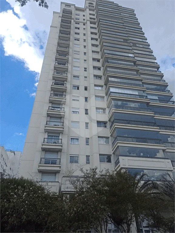 Apartamento a venda com 252 m² no Campo belo.
