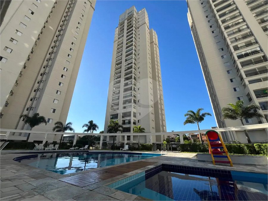 Apartamento para alugar com 3 suítes em Vila Sônia, São Paulo, SP