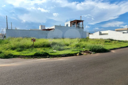 Terreno à venda em Residencial Vista do Horto, Araraquara, SP