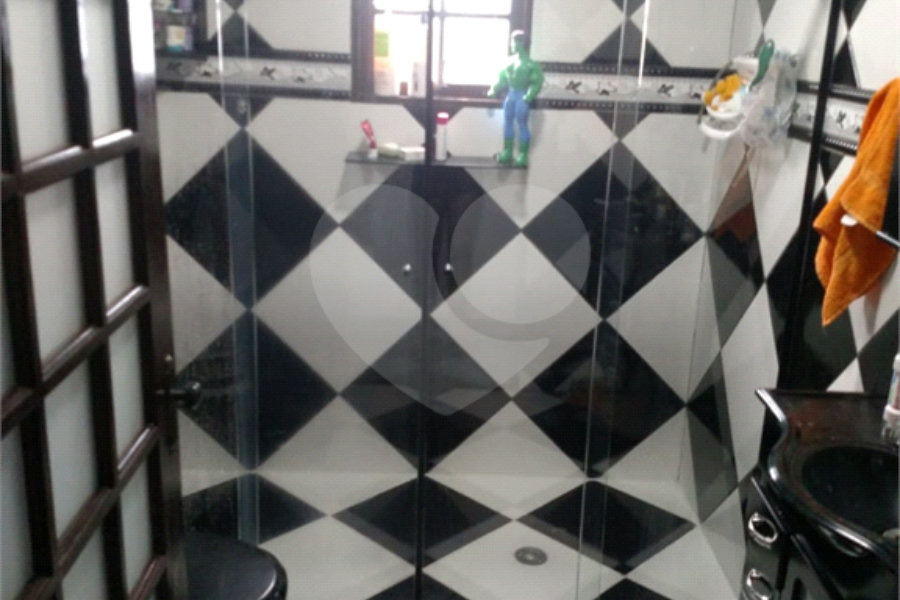 Casa à venda com 3 quartos, sendo 1 suíte, em Jardim Adriana, Guarulhos, SP