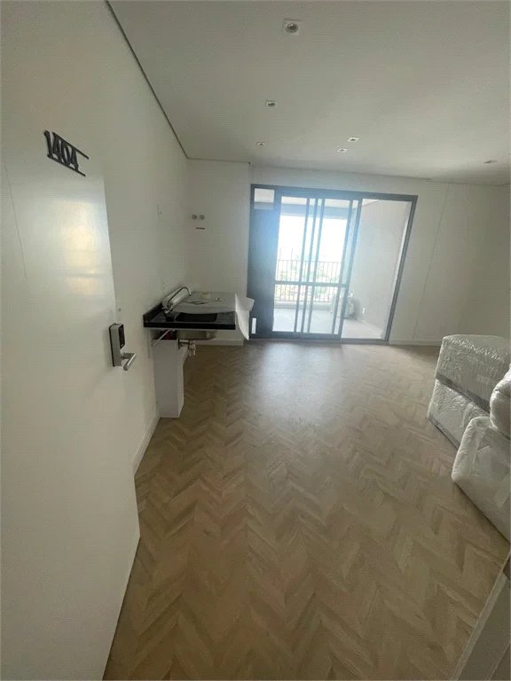 Apartamento à venda ou para alugar com 2 suítes em Jardim das Acácias, São Paulo, SP