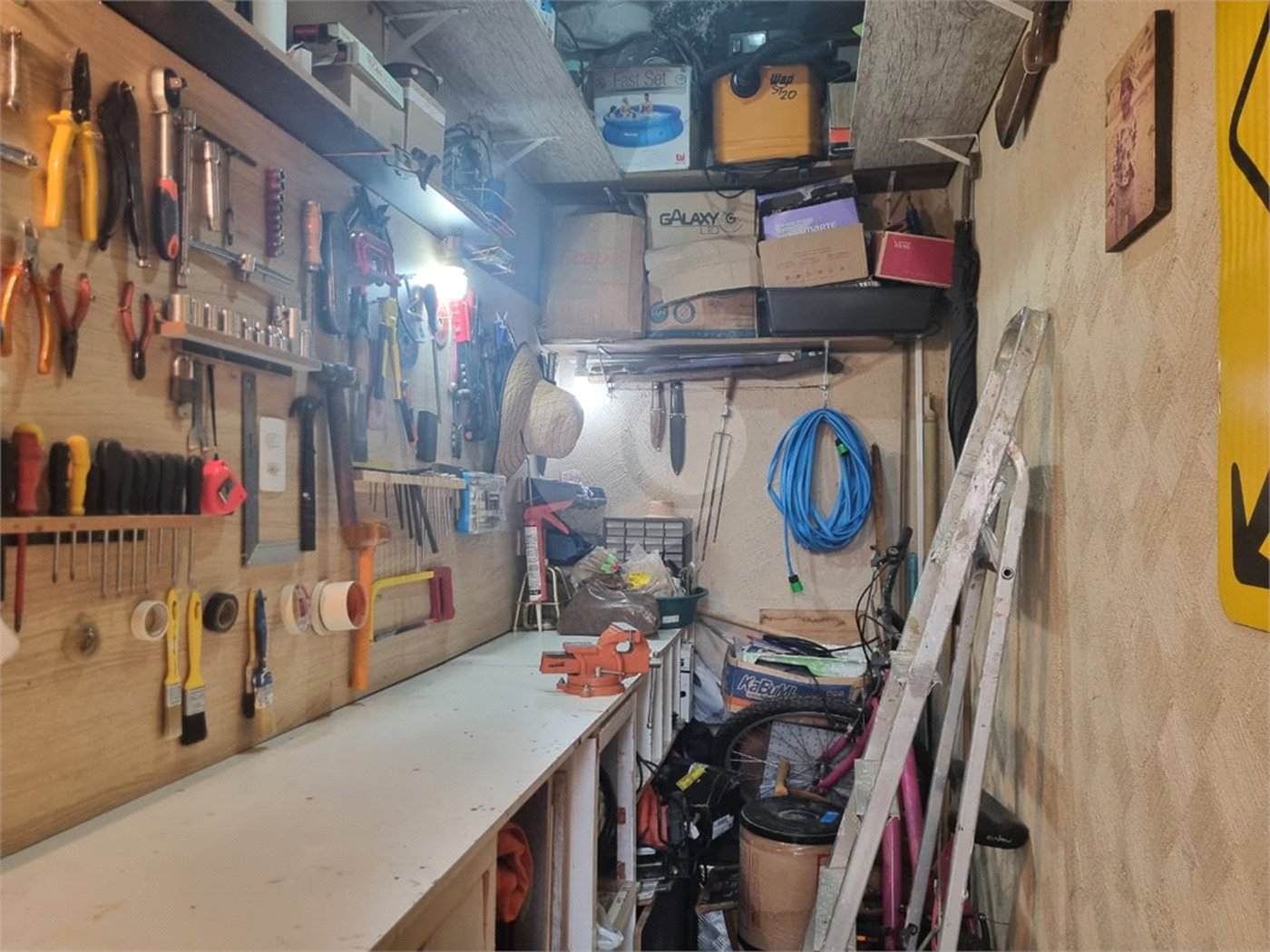 Casa à venda com 3 quartos, sendo 1 suíte,  no condomínio Bella Vista, Sorocaba - SP
