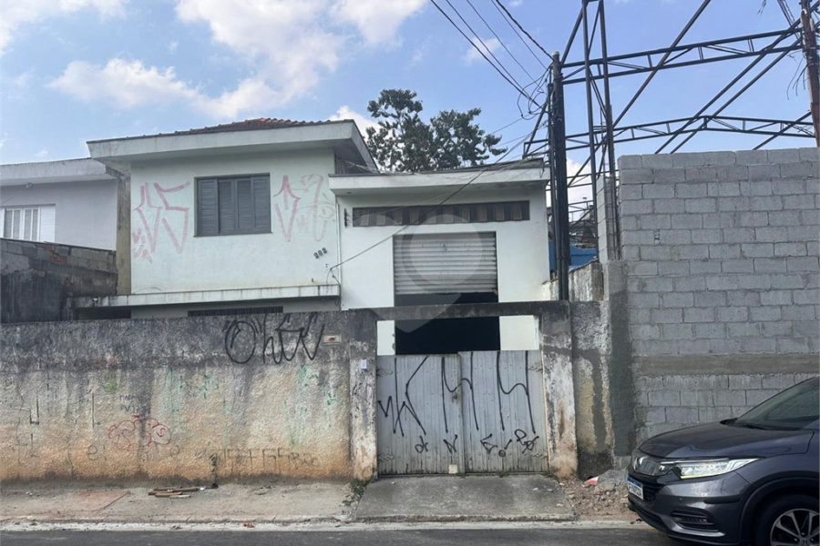 Sobrado à venda com 2 quartos em Vila Zat, São Paulo, SP