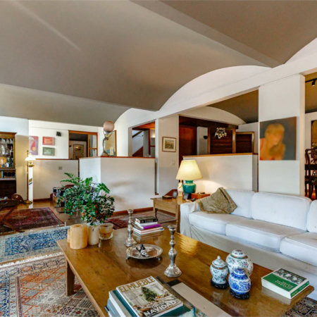 Casa à venda com 4 quartos, sendo 2 suítes, em Jardim Everest, São Paulo, SP