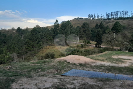 Chácara à venda com 4 suítes em Moreiras, Mairinque, SP