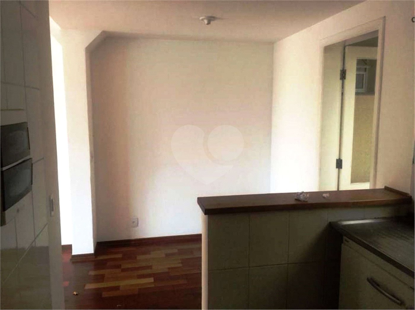 Casa à venda com 3 quartos, sendo 1 suíte, no condomínio Vila das Macieiras, São Paulo - SP