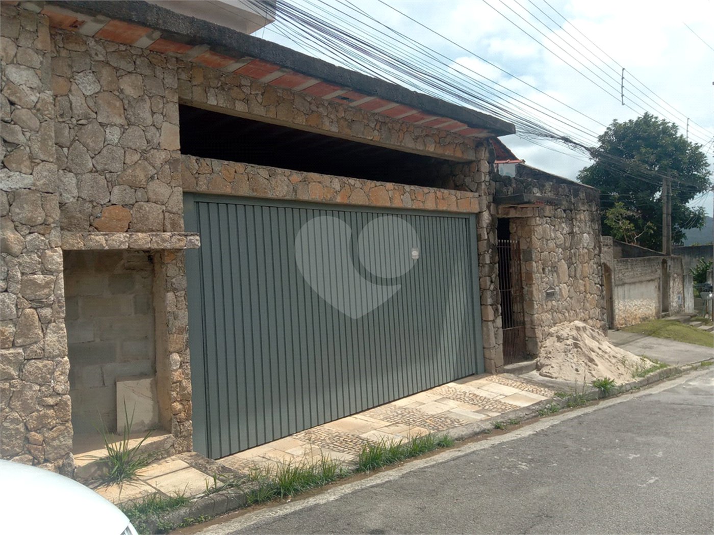 Casa à venda com 3 suítes em Lavapés, Mairiporã, SP