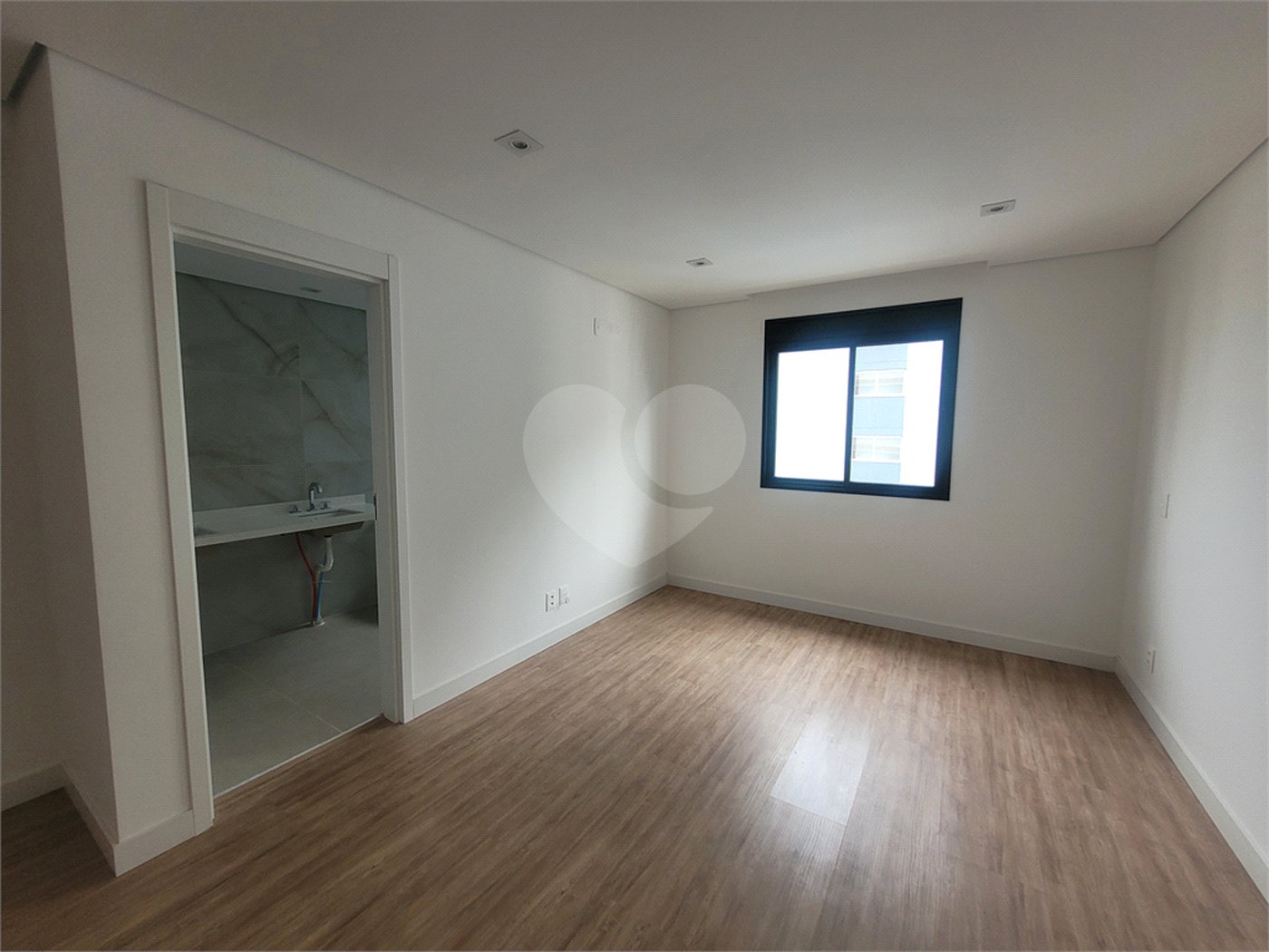 Apartamento à venda com 3 suítes em Parque Campolim, Sorocaba, SP