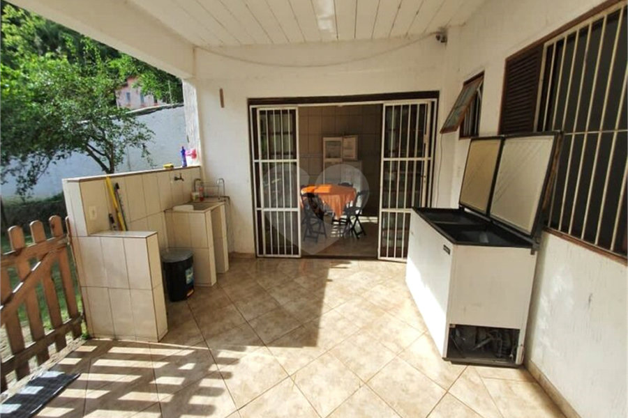 Casa à venda com 6 quartos, sendo 3 suítes, no condomínio Residencial Jardins de Mairiporã I, Mairiporã - SP