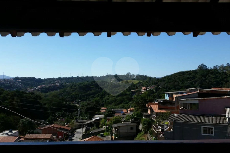 Sobrado à venda com 3 suítes em Barreiro, Mairiporã, SP