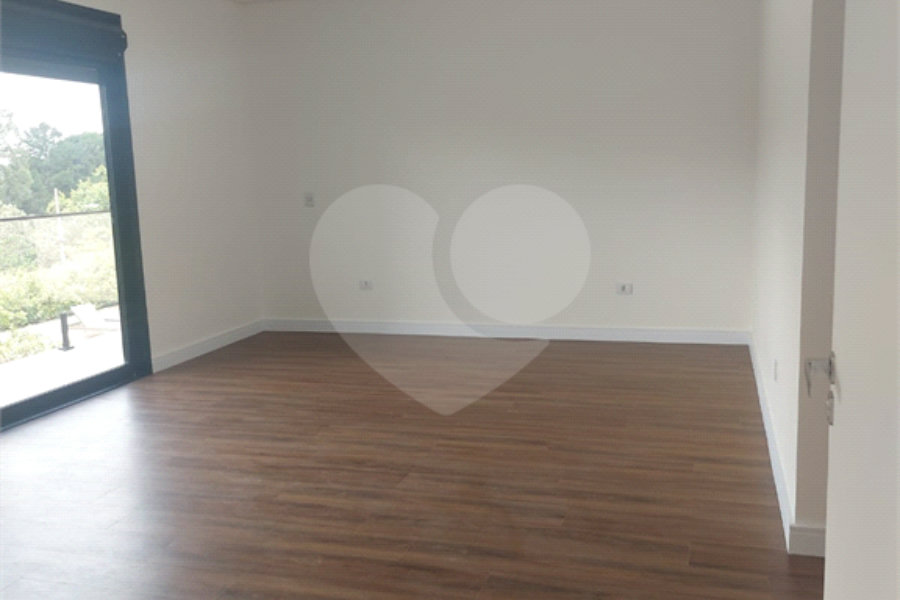 Casa à venda com 5 suítes no condomínio Residencial Santa Maria, Jandira - SP