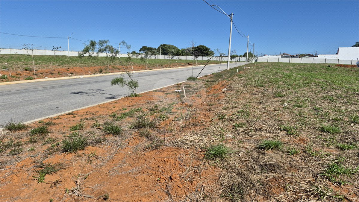 Terreno à venda em Loteamento Residencial Tivolli, Itapetininga, SP