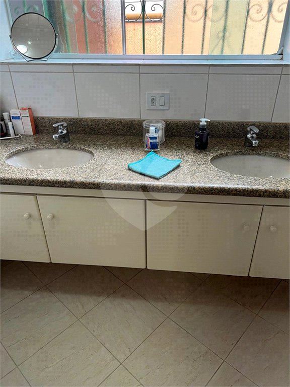 Casa à venda com 3 quartos, sendo 1 suíte, em Vila Mariana, São Paulo, SP