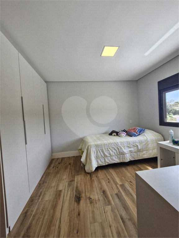 Casa à venda com 5 quartos, sendo 3 suítes, no condomínio Residencial Terras de Vinhedo, Vinhedo - SP