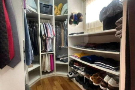 Casa à venda com 3 quartos, sendo 1 suíte, no condomínio Residencial Delle Stelle, Louveira - SP