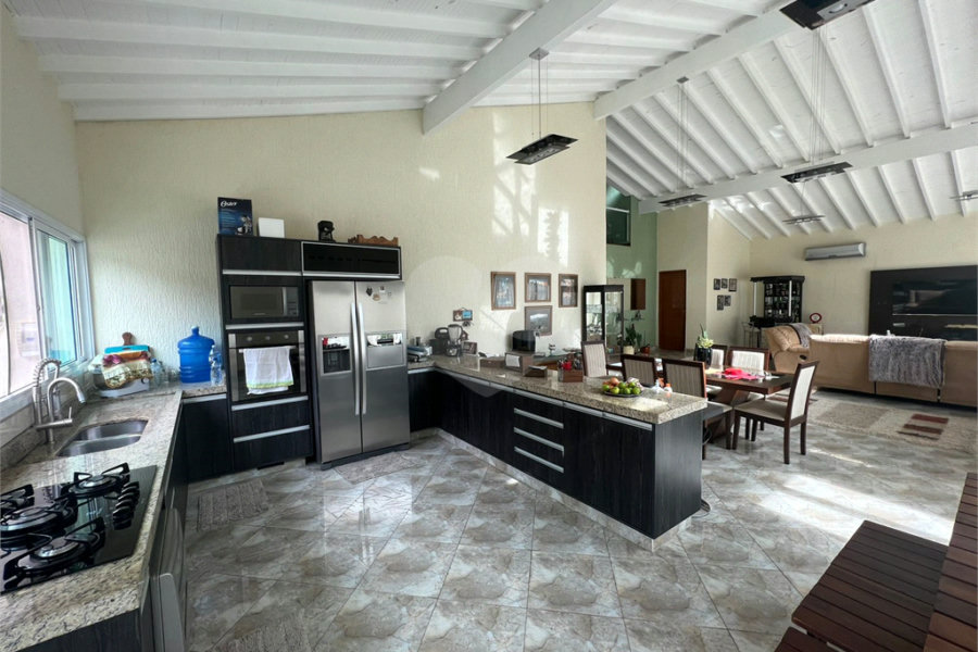 Casa à venda com 4 suítes no condomínio Parque Petrópolis 4 Secção, Mairiporã - SP