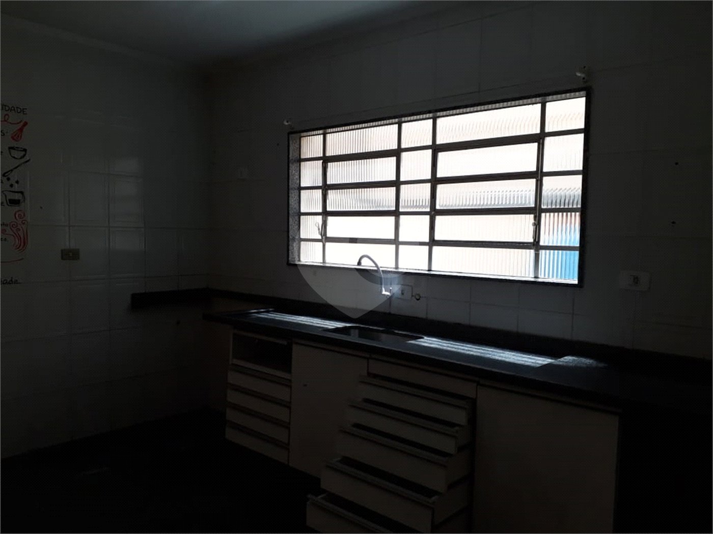 Sobrado à venda com 3 quartos, sendo 1 suíte, em Tremembé, São Paulo, SP