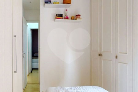 Apartamento à venda com 2 quartos, sendo 1 suíte, em Moema, São Paulo, SP
