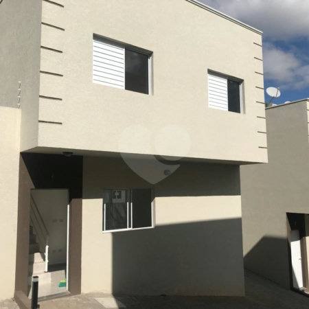 Casa de Vila à venda com 2 quartos em Jardim São Felipe, Atibaia, SP