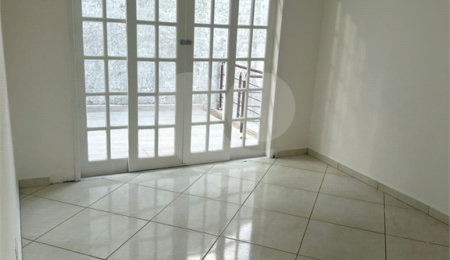 Casa à venda com 4 quartos, sendo 1 suíte,  no condomínio Jardim das Acácias, Cotia - SP