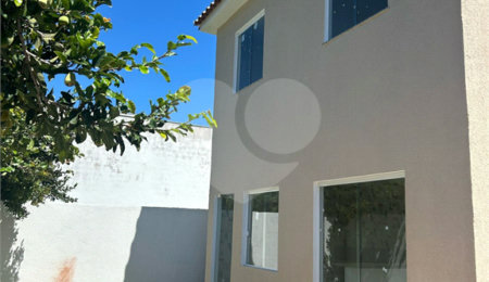 Casa à venda com 4 quartos, sendo 1 suíte,  em Ogiva, Cabo Frio, RJ