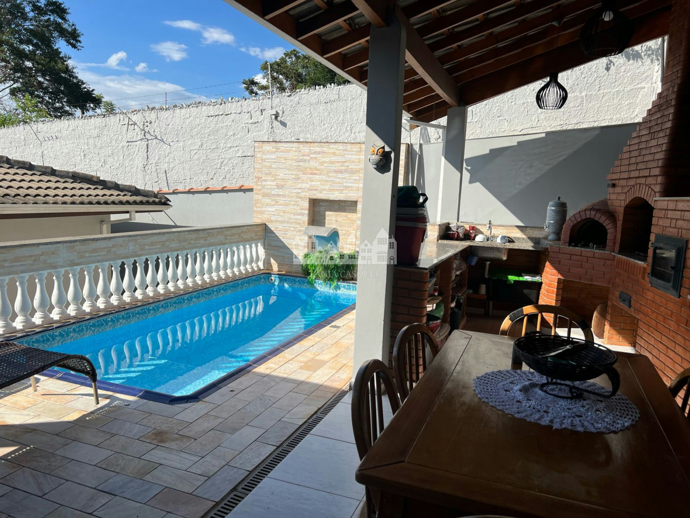 Casa à venda com 3 quartos, sendo 1 suíte,  em Retiro das Fontes, Atibaia, SP
