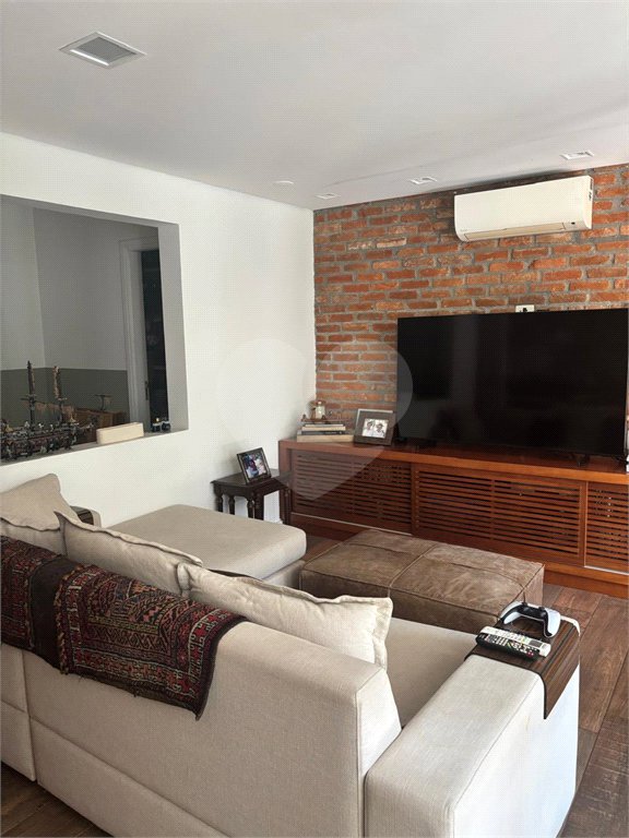Casa à venda com 5 quartos, sendo 3 suítes, em Jardim América, São Paulo, SP