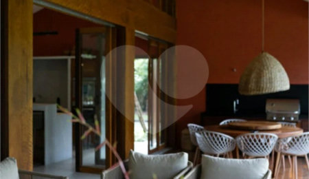 Casa à venda com 4 suítes,  no Centro / Arraial D'ajuda, Porto Seguro, BA