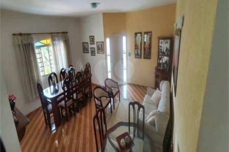 Casa à venda com 3 quartos no condomínio Recanto Florido, Vinhedo - SP