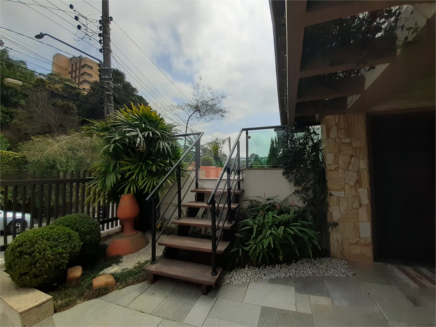 Casa à venda com 4 quartos, sendo 2 suítes,  em Jardim Floresta, São Paulo, SP