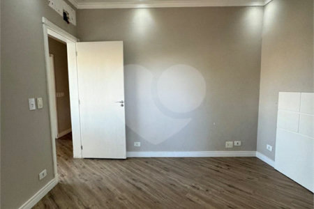Casa à venda com 4 suítes em Vila Nova Parada, São Paulo, SP