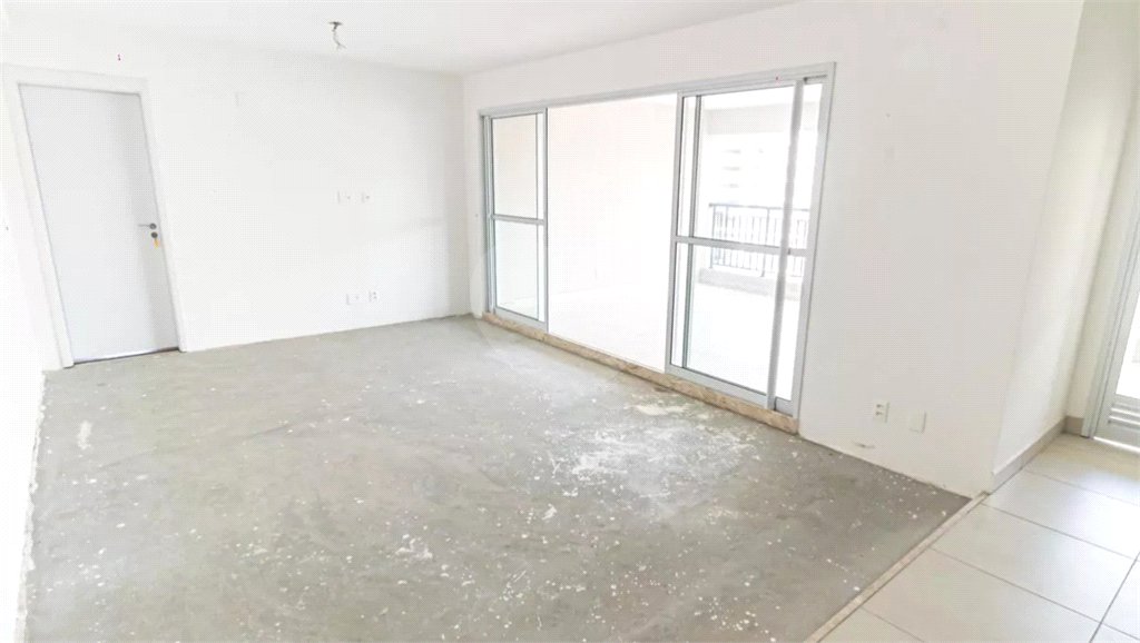 Apartamento à venda com 3 suítes em Brás, São Paulo, SP