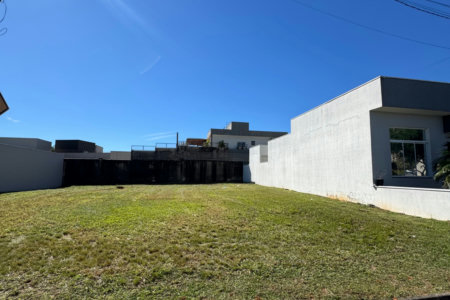 Lote à venda no condomínio Olívio Francischini, Hortolândia - SP
