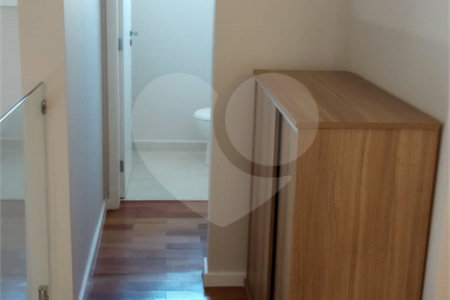 Casa à venda com 3 suítes no condomínio Picollo, Louveira - SP
