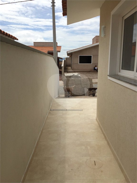 Casa à venda com 3 quartos, sendo 1 suíte,  no condomínio Marf Iii- Fase III, Bom Jesus dos Perdões - SP